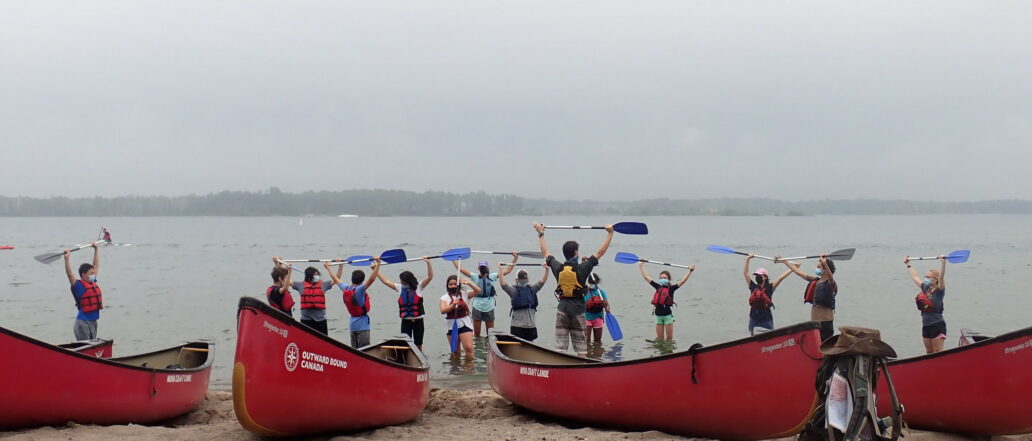 teens paddling toronto islands